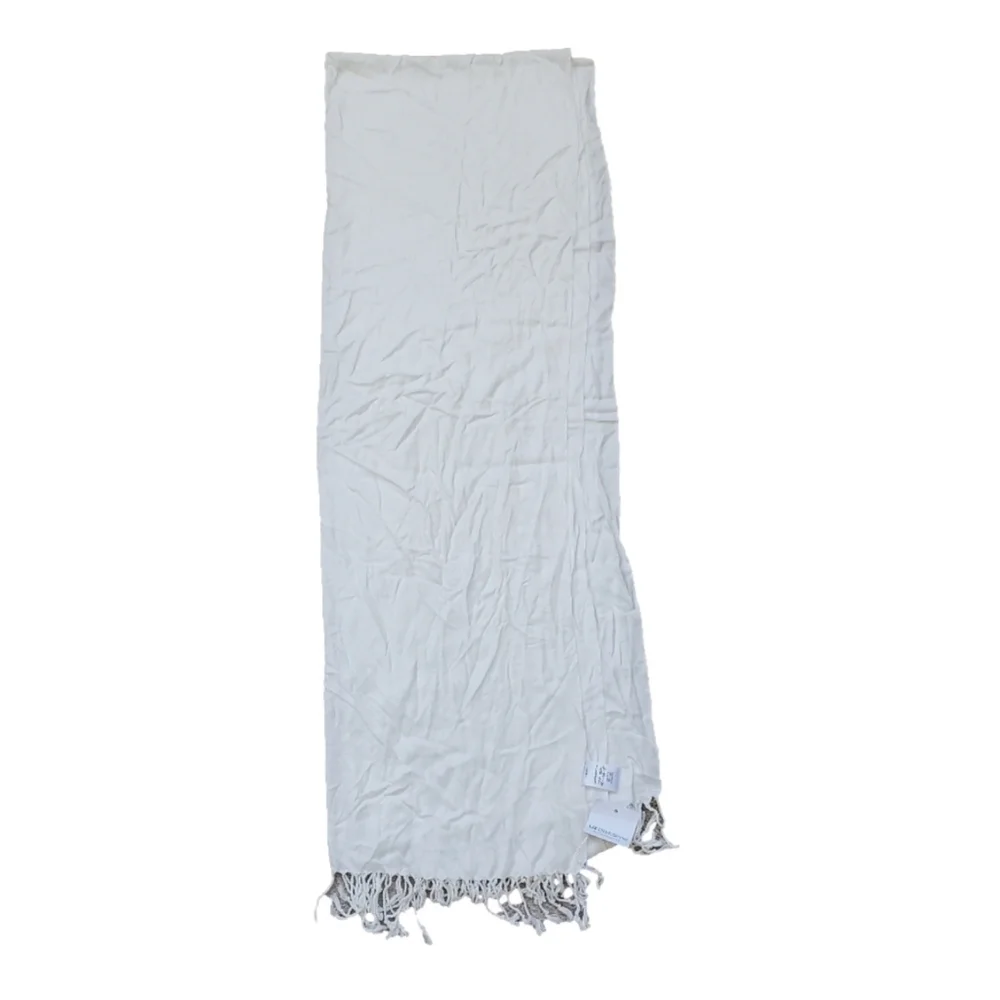 Liz Claiborne NWT White Scarf 26